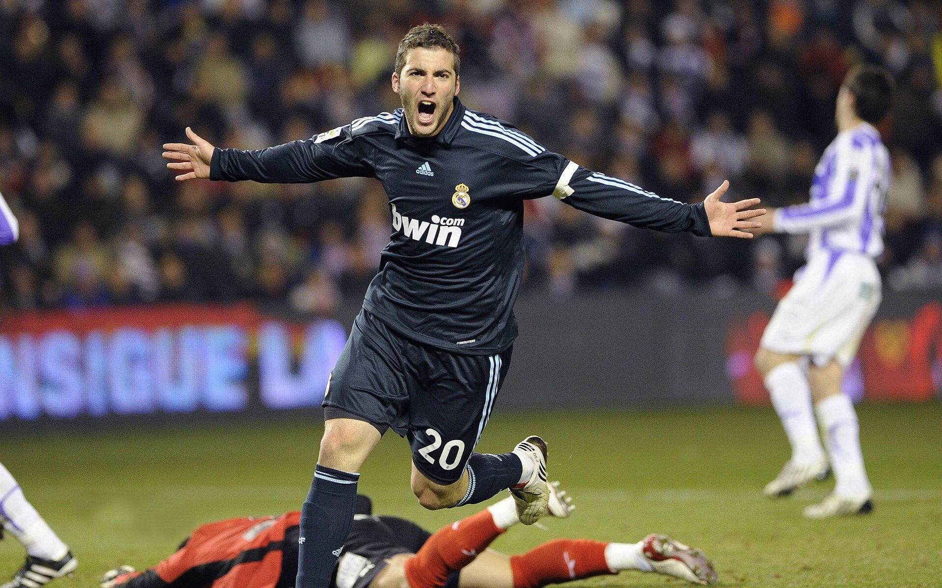 篮网队誓赢每一场，冲击总冠军，篮网队2021