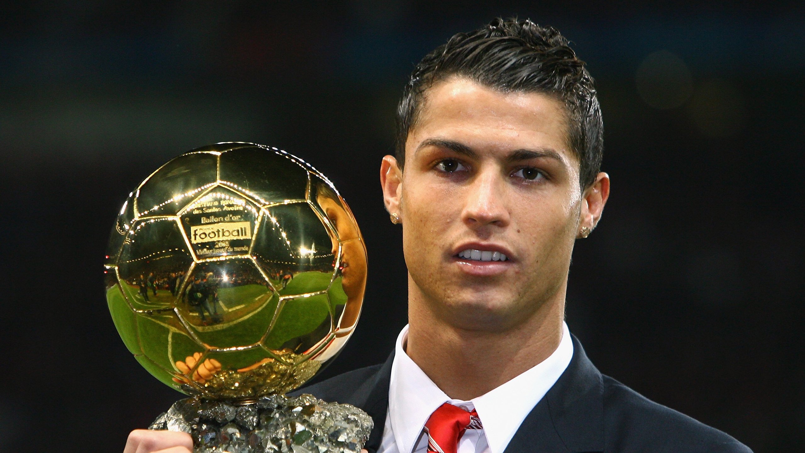 裁判技术辅助系统在关键比赛中成功应用获好评，裁判功能